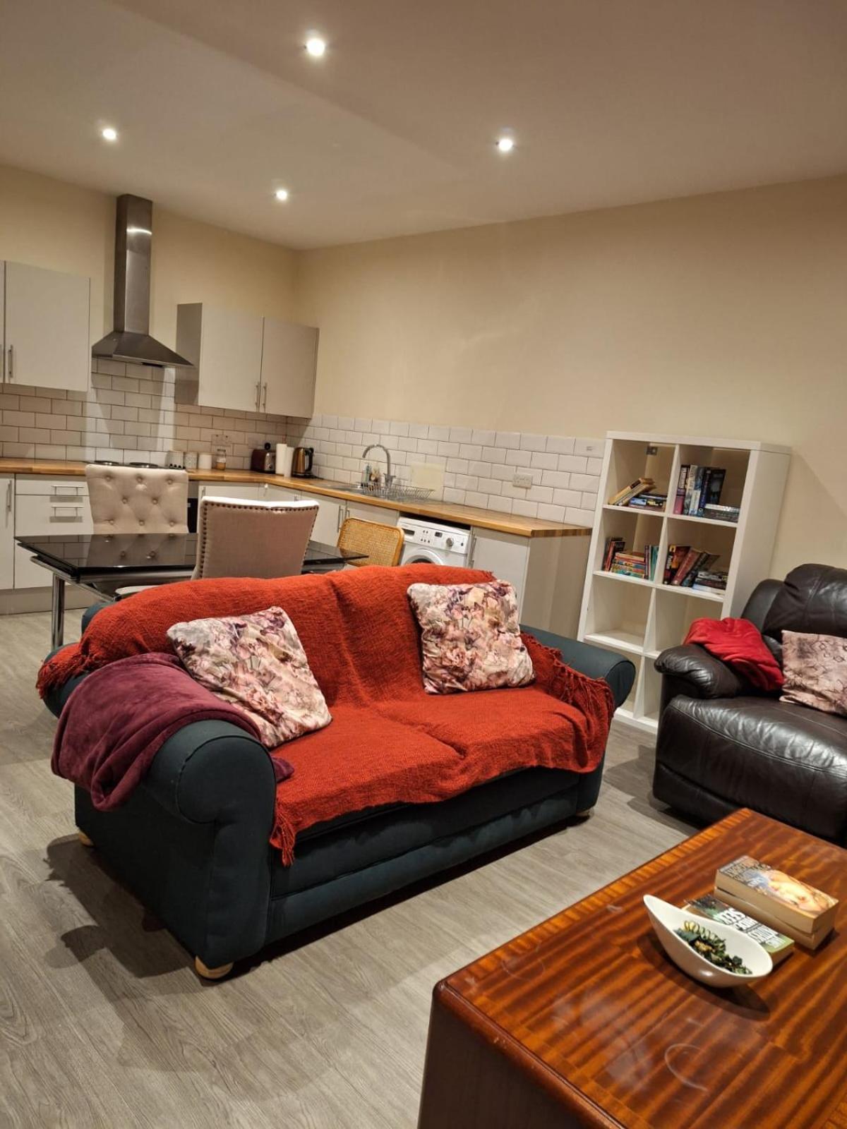 Fabulous Home From Home - Central Long Eaton - Lovely Short-Stay Apartment - High Speed Fibre Optic Broadband Internet - High Speed Streaming Possible Suitable For Working From Home And Students Very Spacious Free Parking Nearby Eksteriør billede