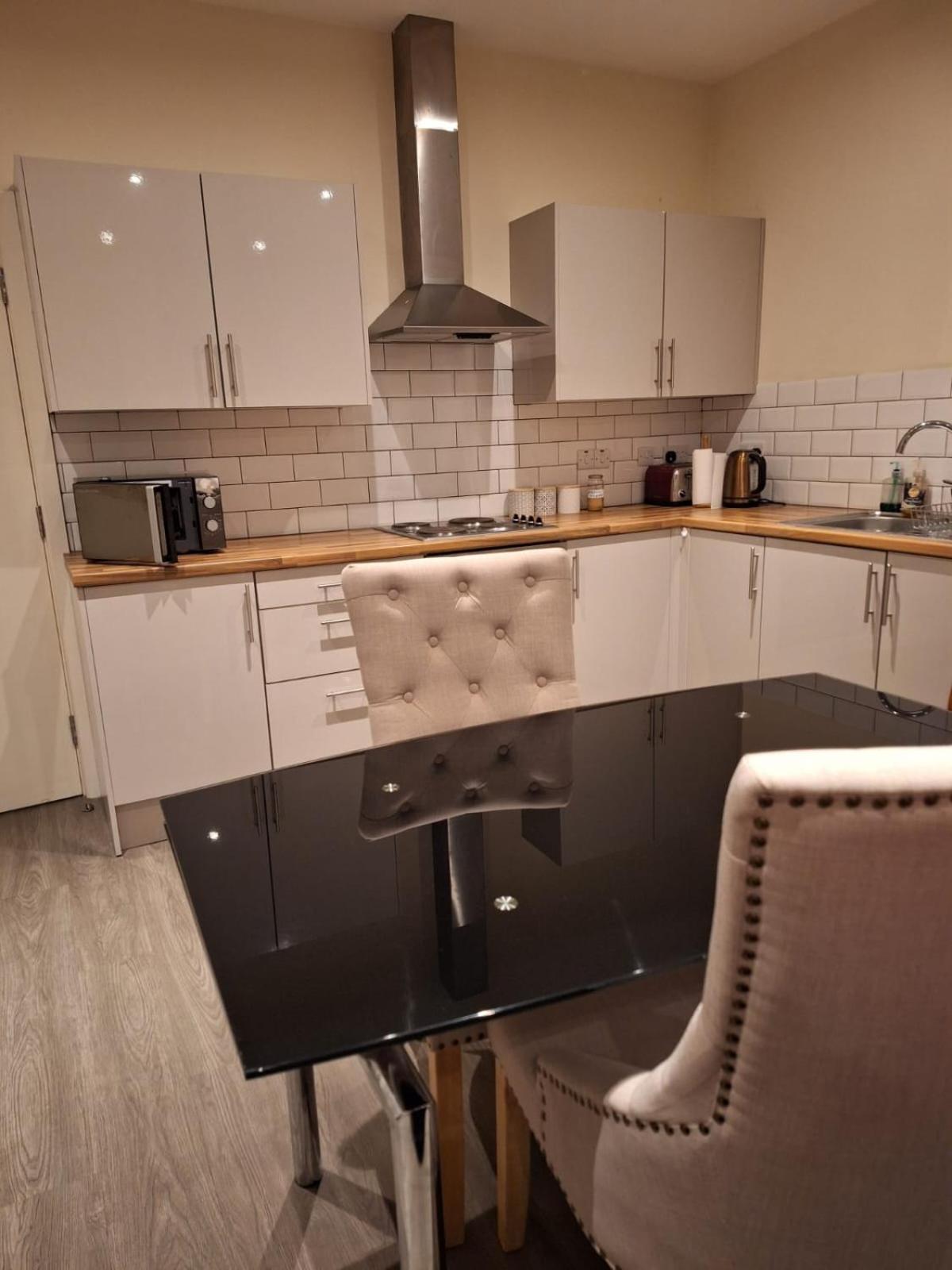 Fabulous Home From Home - Central Long Eaton - Lovely Short-Stay Apartment - High Speed Fibre Optic Broadband Internet - High Speed Streaming Possible Suitable For Working From Home And Students Very Spacious Free Parking Nearby Eksteriør billede
