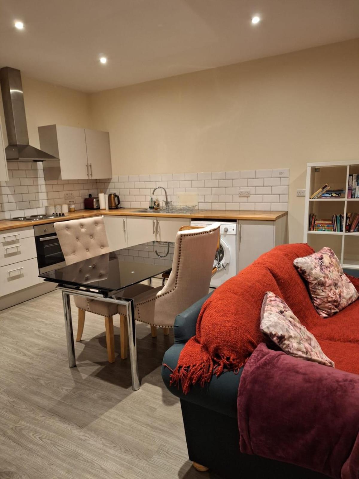 Fabulous Home From Home - Central Long Eaton - Lovely Short-Stay Apartment - High Speed Fibre Optic Broadband Internet - High Speed Streaming Possible Suitable For Working From Home And Students Very Spacious Free Parking Nearby Eksteriør billede