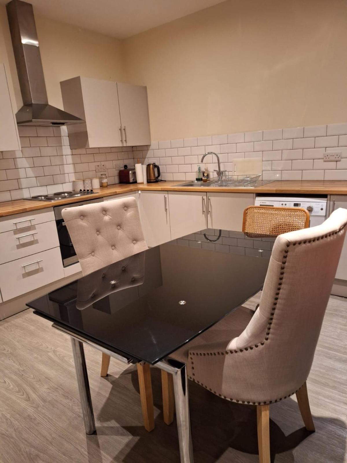 Fabulous Home From Home - Central Long Eaton - Lovely Short-Stay Apartment - High Speed Fibre Optic Broadband Internet - High Speed Streaming Possible Suitable For Working From Home And Students Very Spacious Free Parking Nearby Eksteriør billede